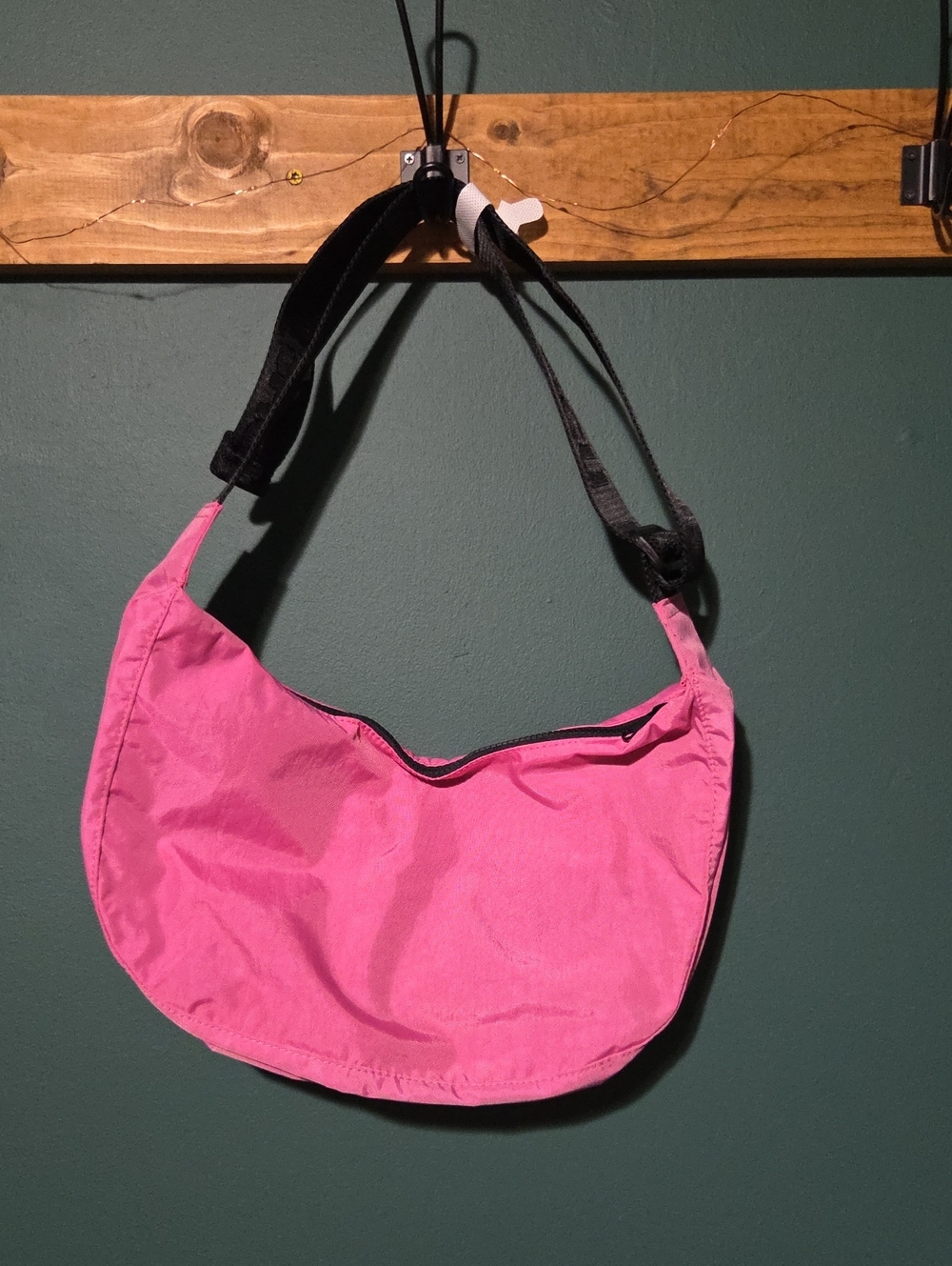 BAGGU Medium Nylon Crescent - Azalea Pink NWT - Picture 2 of 4